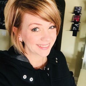 Meet your Posher, Caitlin